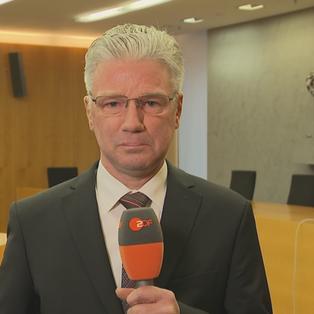  Christoph Schneider, ZDF-Redaktion Recht und Justiz, ist zugeschaltet.