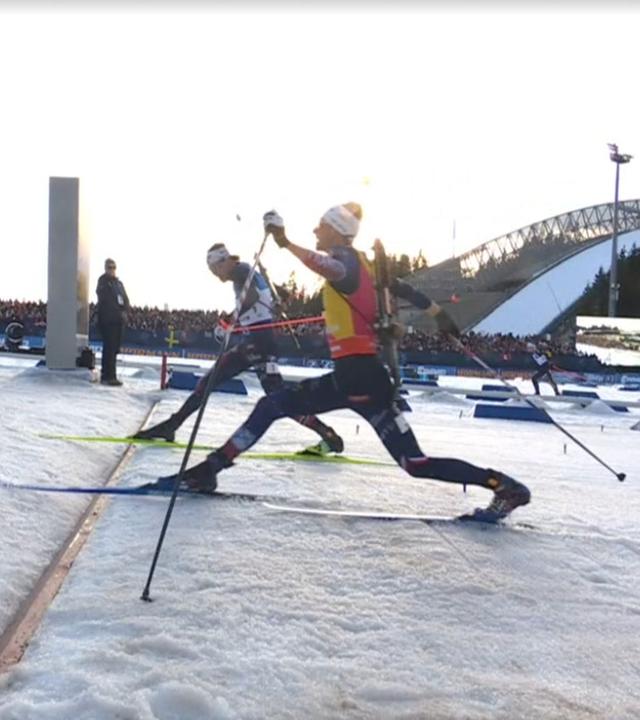 Fotofinish beim Verfolgungsrennen der Biathleten am Holmenkollen bei Oslo.
