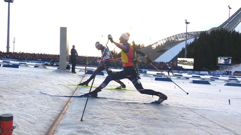 Fotofinish beim Verfolgungsrennen der Biathleten am Holmenkollen bei Oslo.