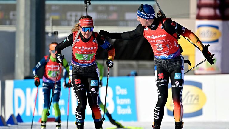 Justus Strelow bei Übergabe an Selina Grotian