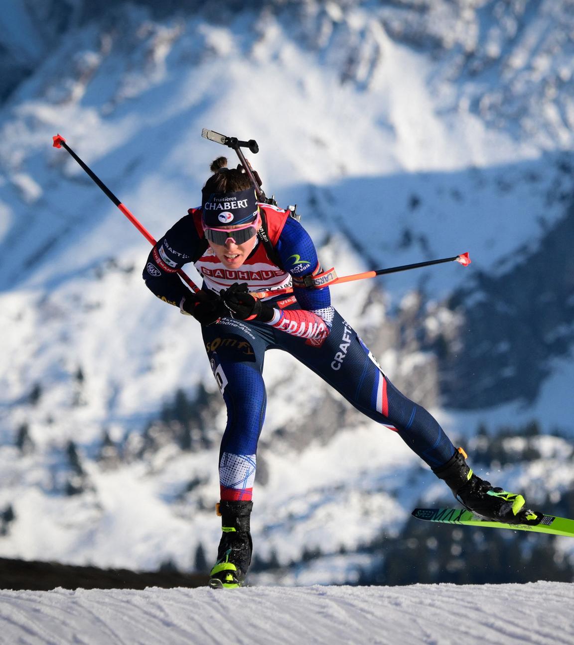 Biathletin Oceane Michelon beim Sprint-Weltcup in Le Grand Bornand