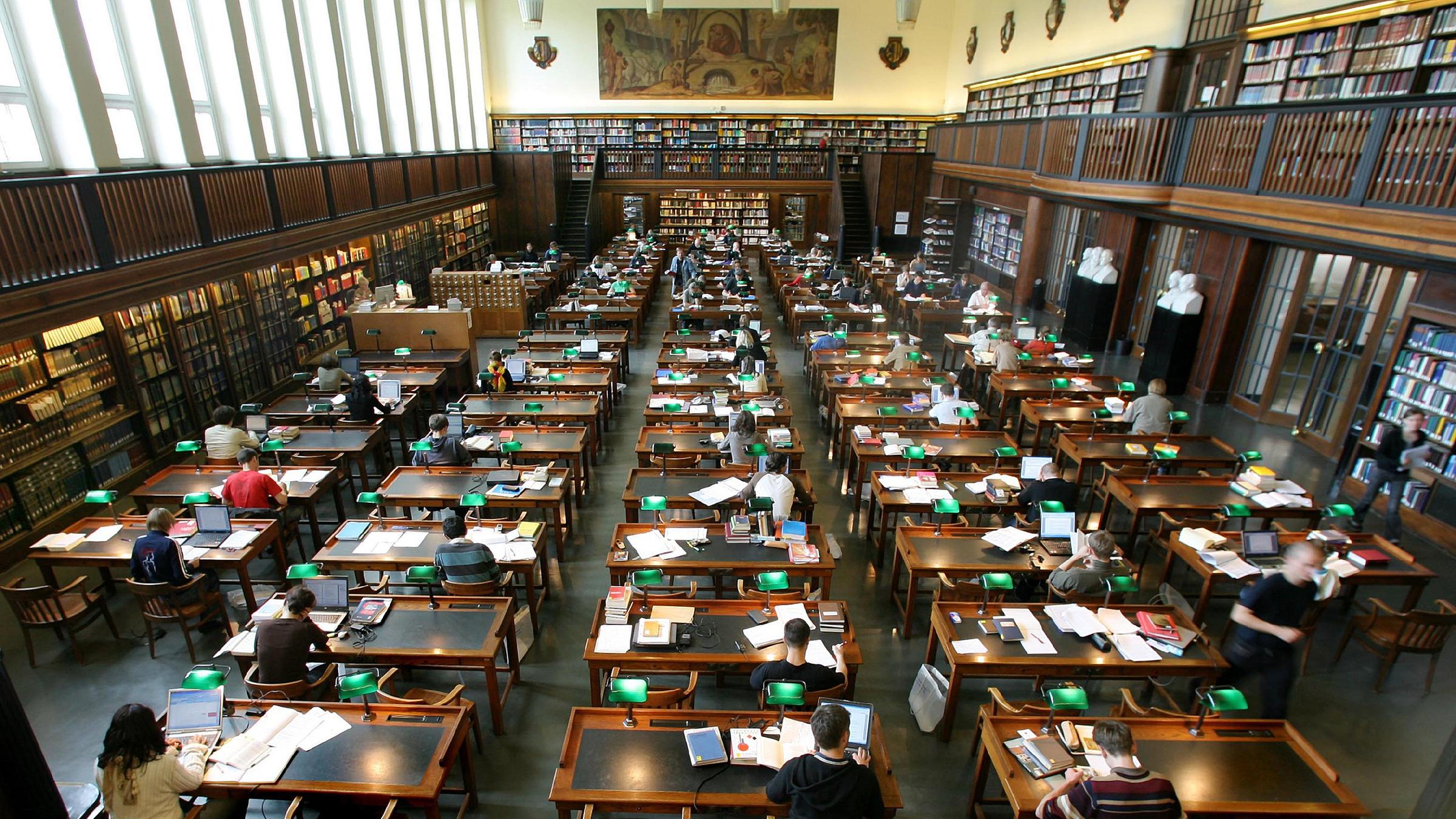 Lesesaal der Deutschen Bücherei in Leipzig