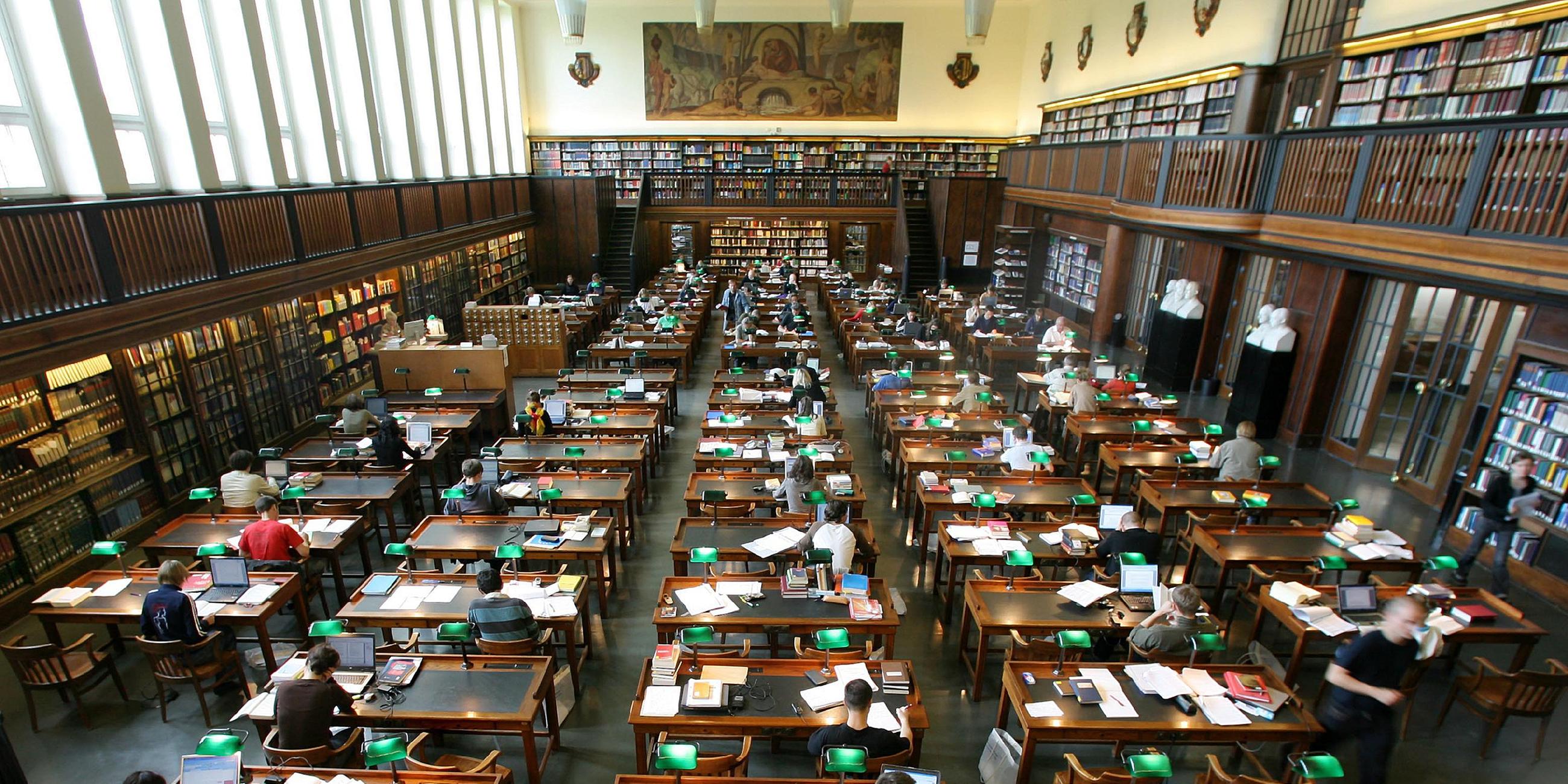 Lesesaal der Deutschen Bücherei in Leipzig