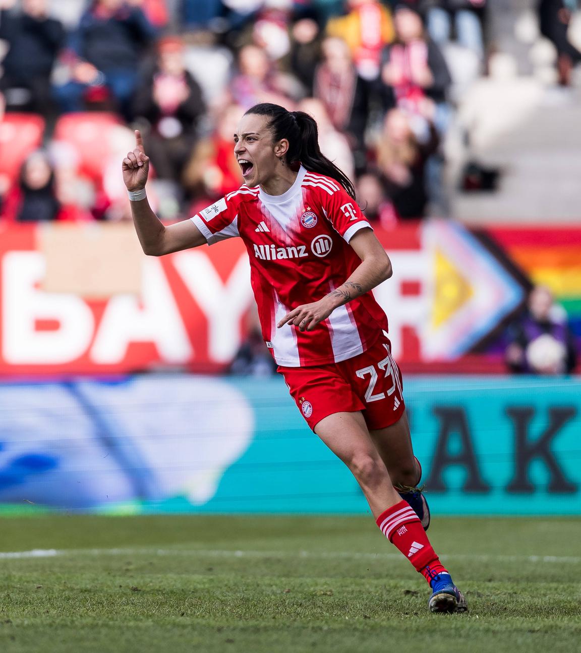 Bayerns Stürmerin Natalia Padilla Bidas jubelt nach ihrem Treffer zum 2:0 in der Bundesligapartie gegen den 1. FC Nürnberg.