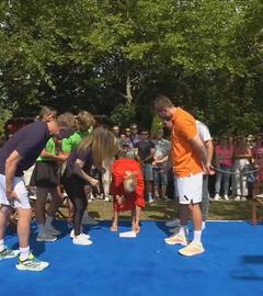 Andrea Kiewel von Biene gestochen