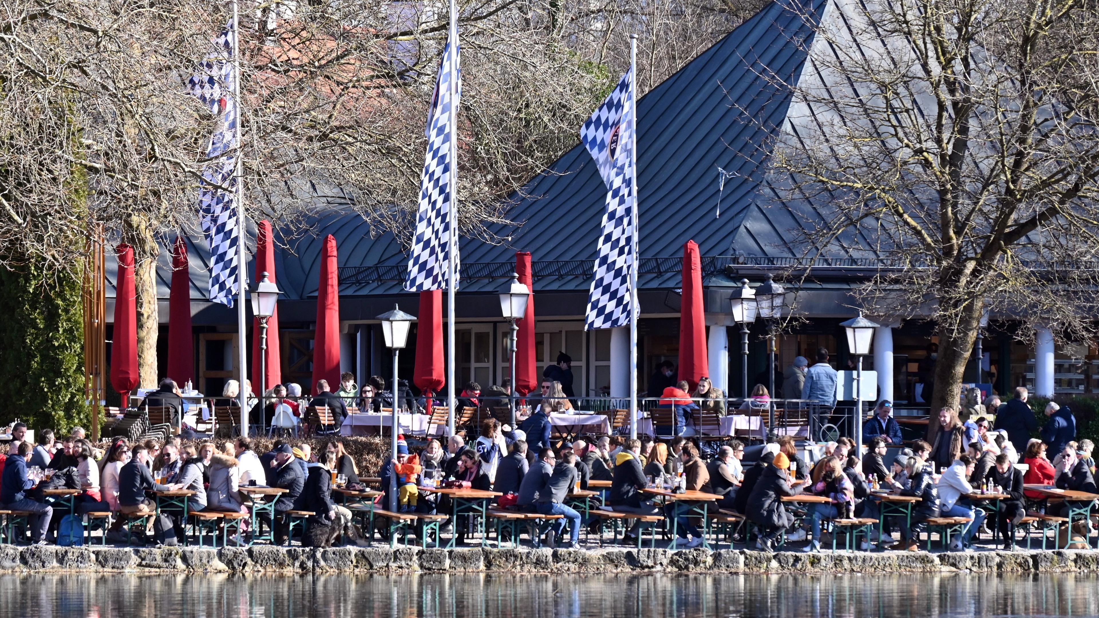 Typical: Biergarten in München