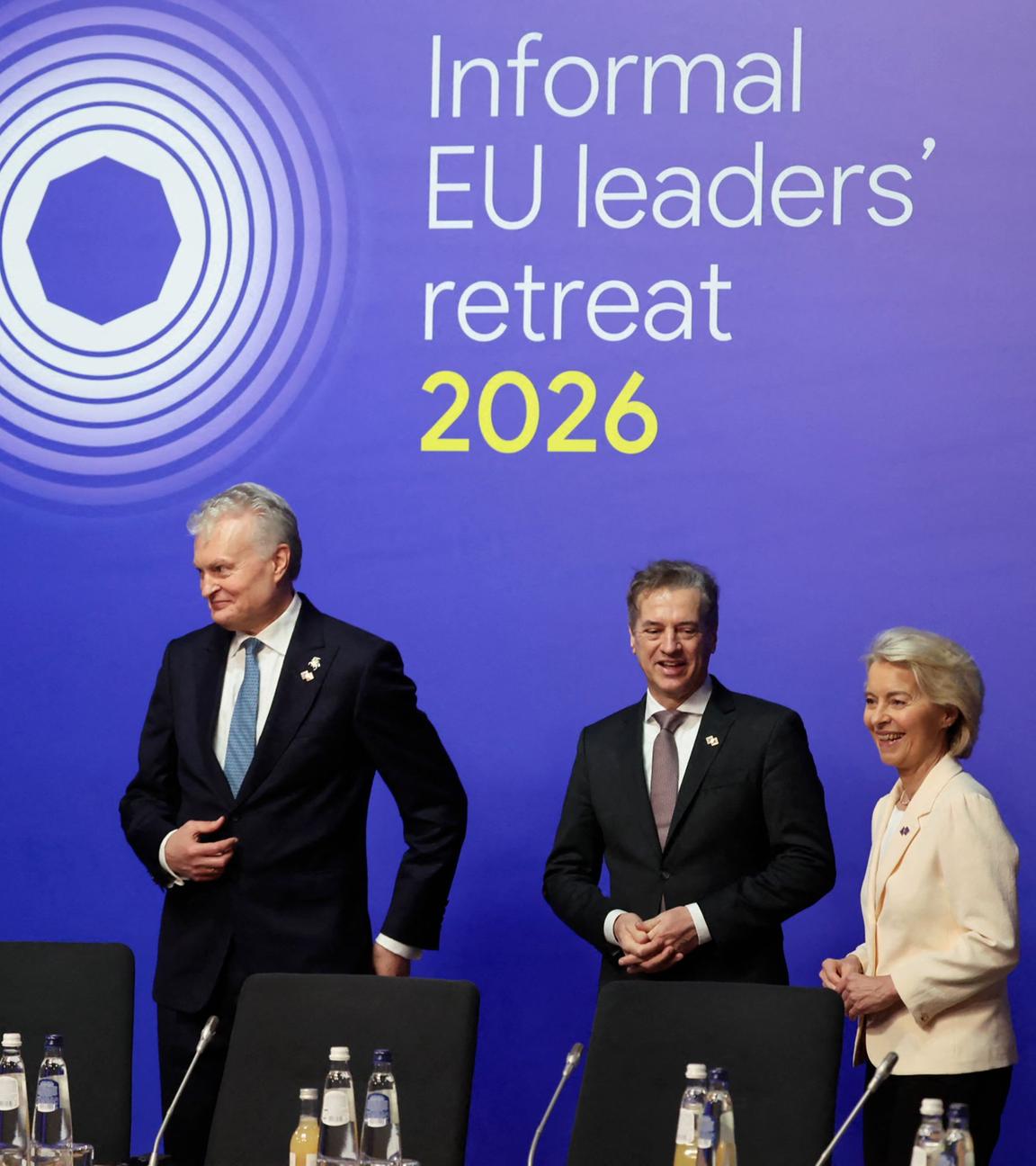 Gitanas Nauseda, Robert Golob und Ursula von der Leyen reagieren sind zu sehen