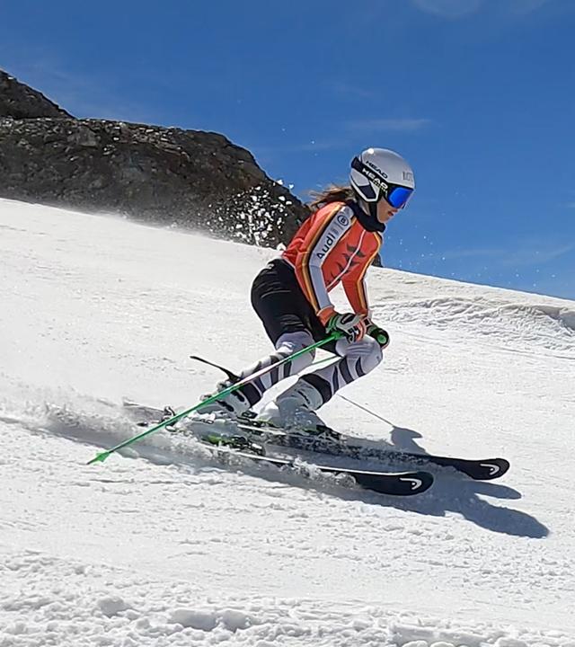 Greta Sachensröder auf dem Hintertuxer Gletscher