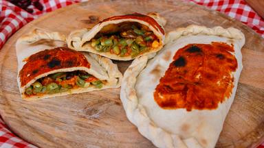 Calzone mit Barbecue-Bohnen