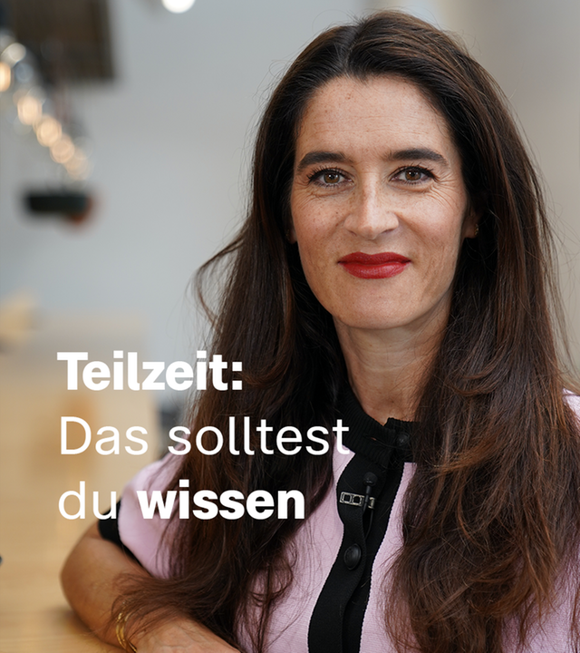 Sina Mainitz steht an einem Tisch; Schrift "Teilzeit: Das solltest du wissen"