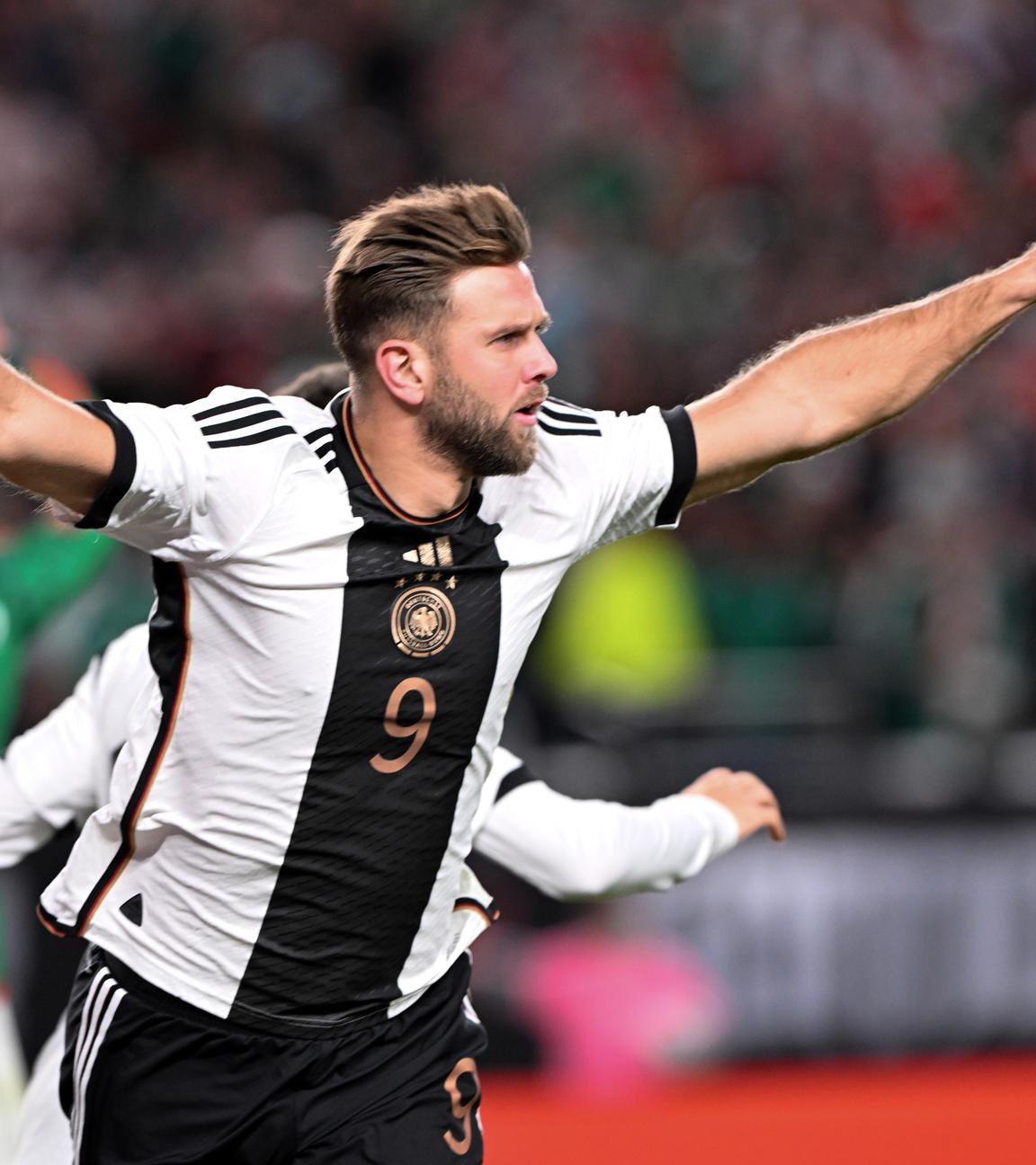 Niclas Füllkrug jubelt nach Ausgleichstreffer 