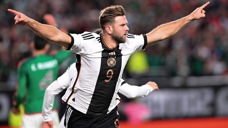 Niclas Füllkrug jubelt nach Ausgleichstreffer 