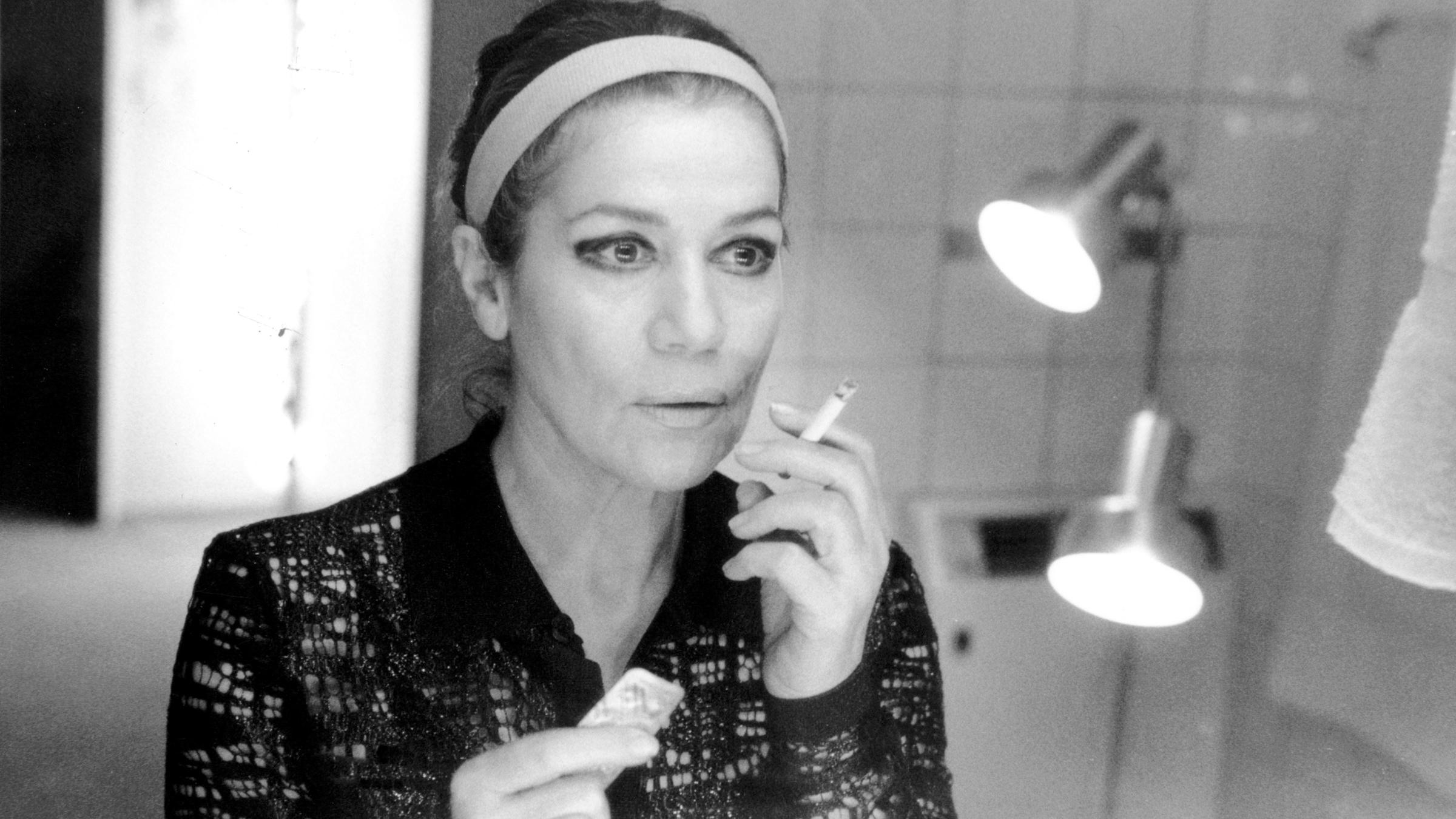 Hannelore Elsner - Die Unberührbare (2000)