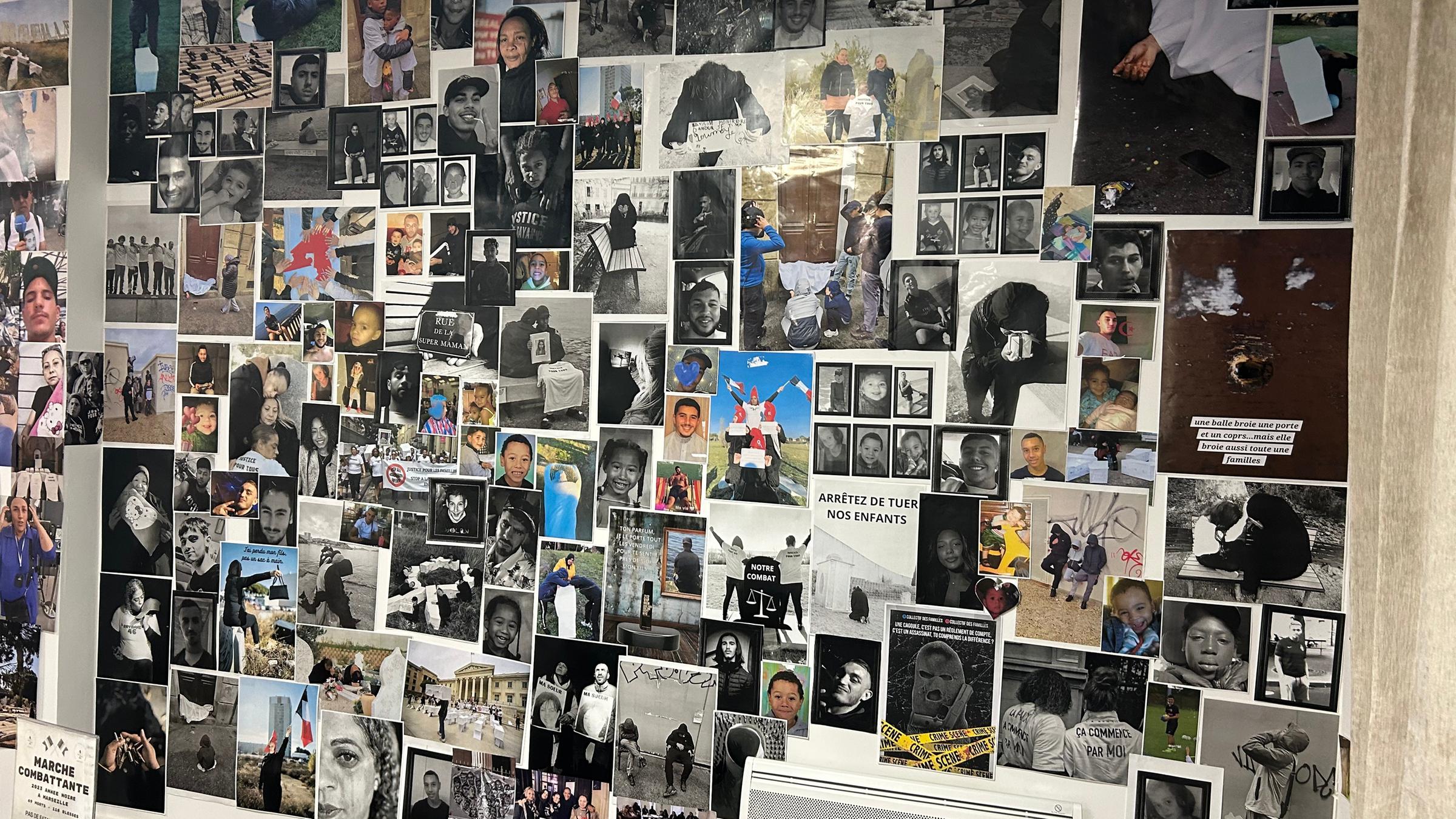 Bilderwand des Opfervereins "Collectif des Familles"