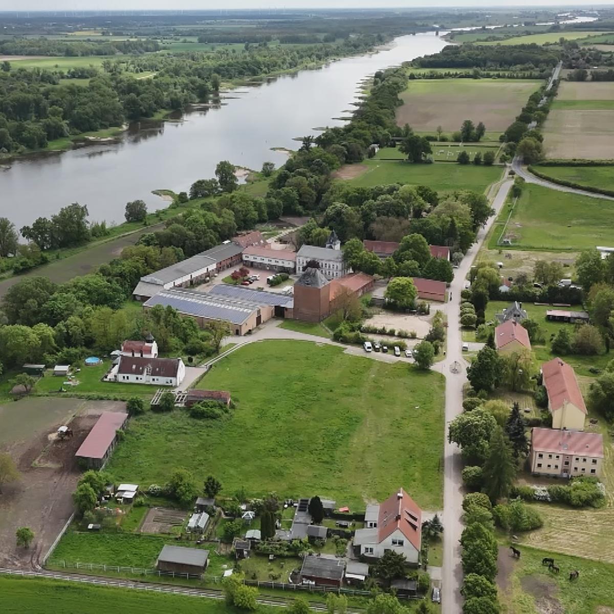 Wie eine Berlinerin ein fast verlassenes Dorf neu beleben will