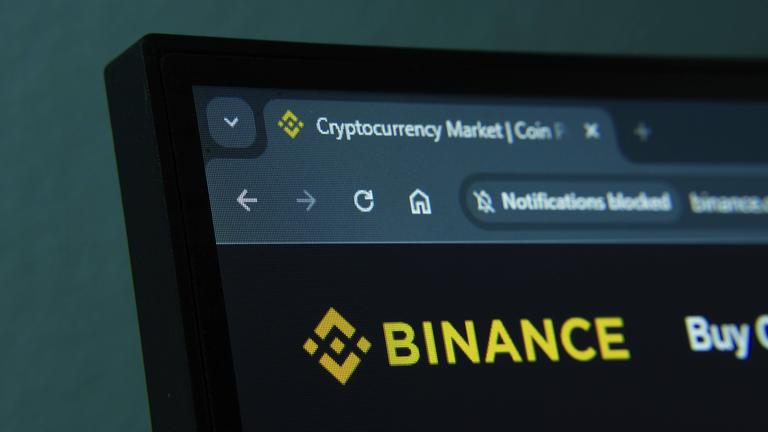 Nahaufnahme eines Computerbildschirms, der die Binance Weboberfläche anzeigt.