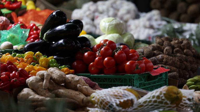 Frische Lebensmittel auf einem Markt in London, Großbritannien, 27. Dezember 2024