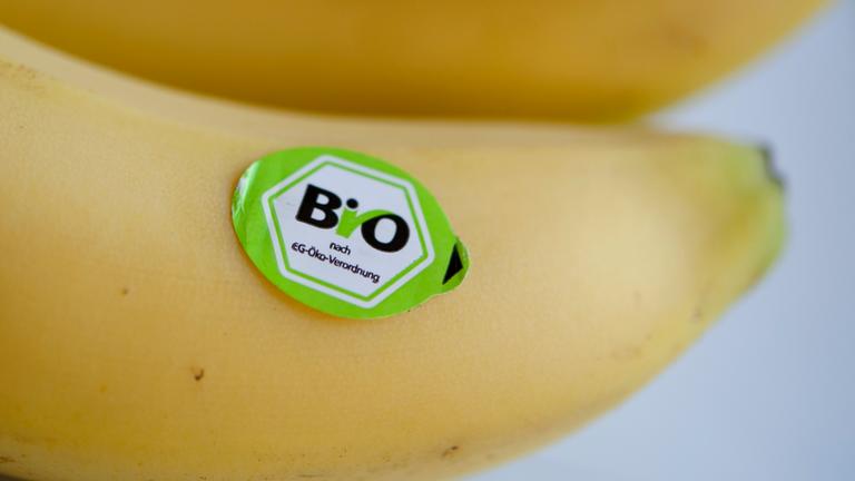 Biosiegel auf einer Banane