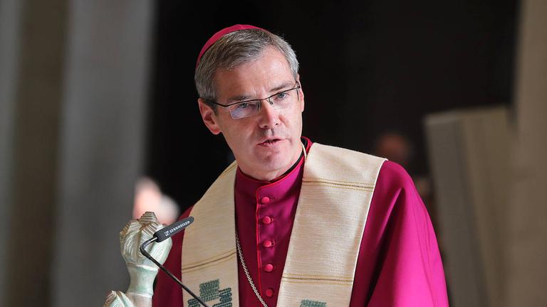 Bischof Heiner Wilmer (Archivfoto)