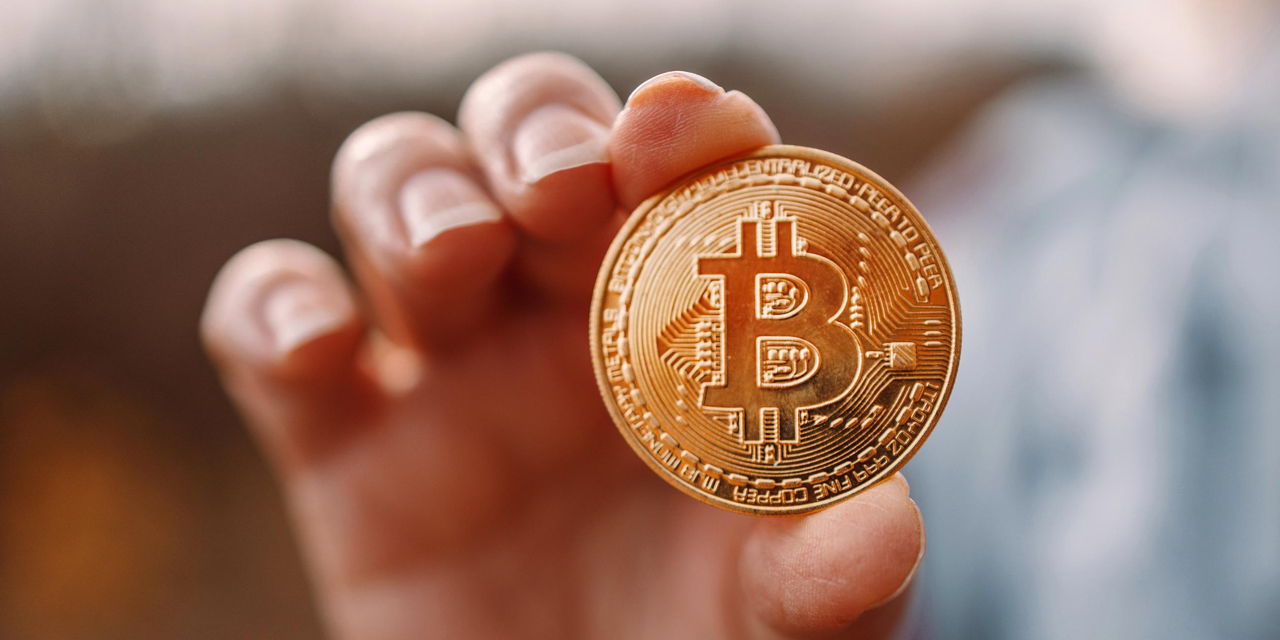 Ein Bitcoin ist auf einem Bild zu sehen