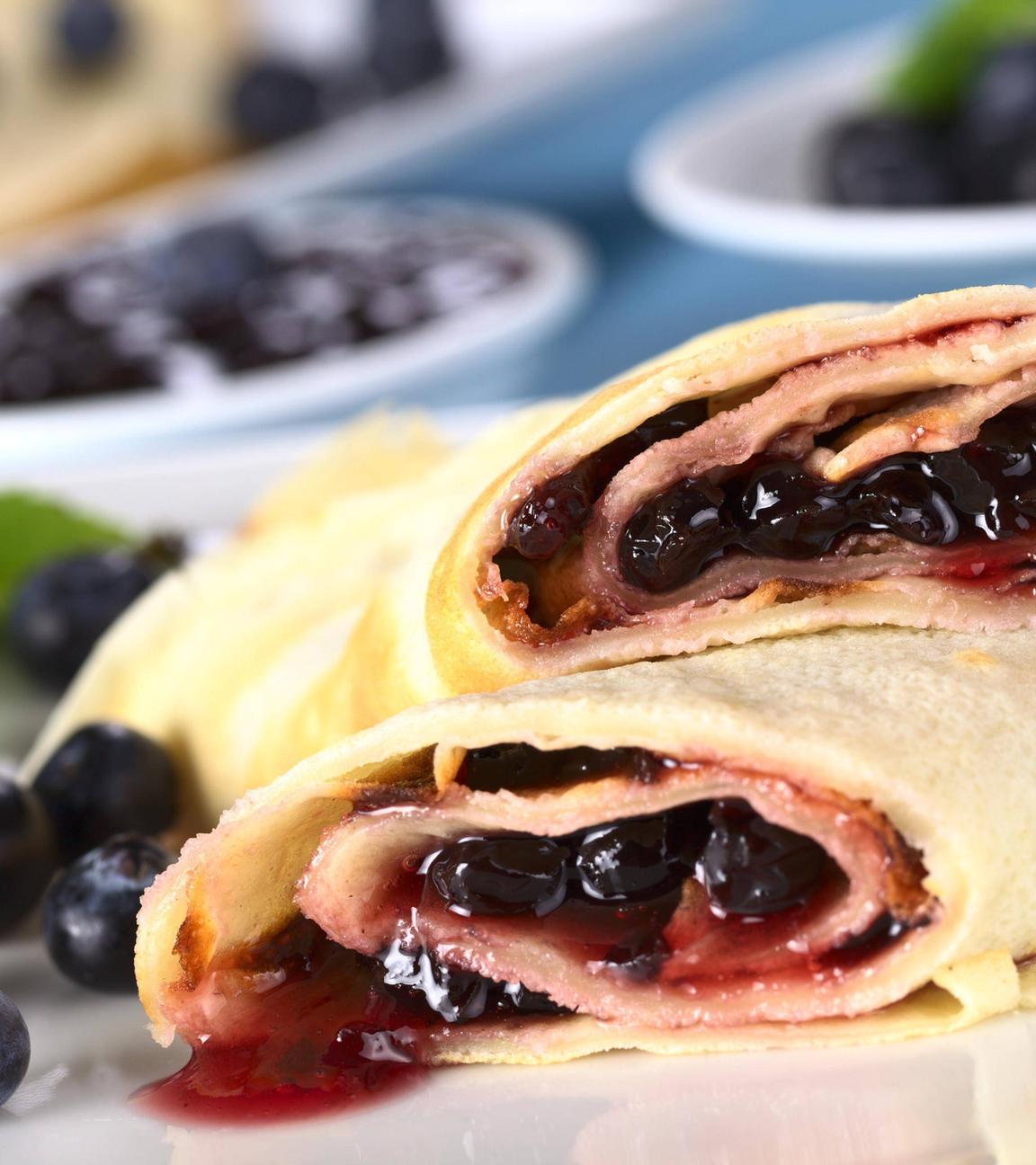Blintzes mit Heidelbeerfüllung