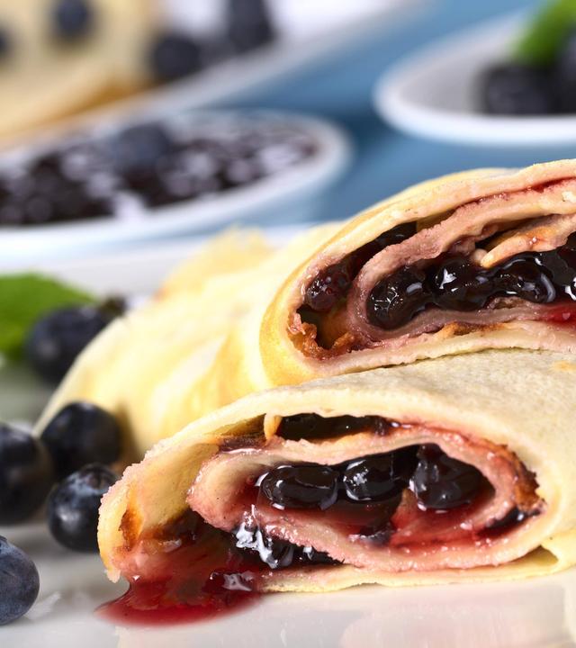 Blintzes mit Heidelbeerfüllung