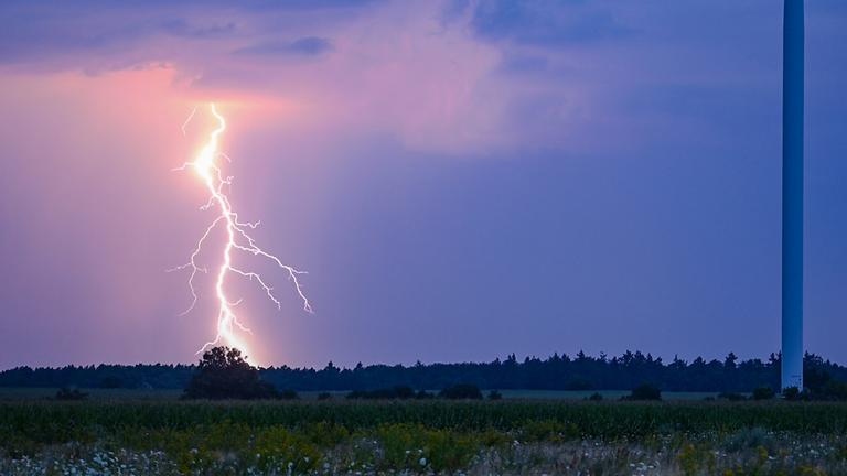 Blitz im Nachthimmel