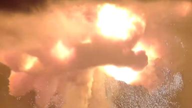 USA: Florida: Die Rakete des Raumfahrtunternehmens Blue Origin explodiert auf der Startrampe.