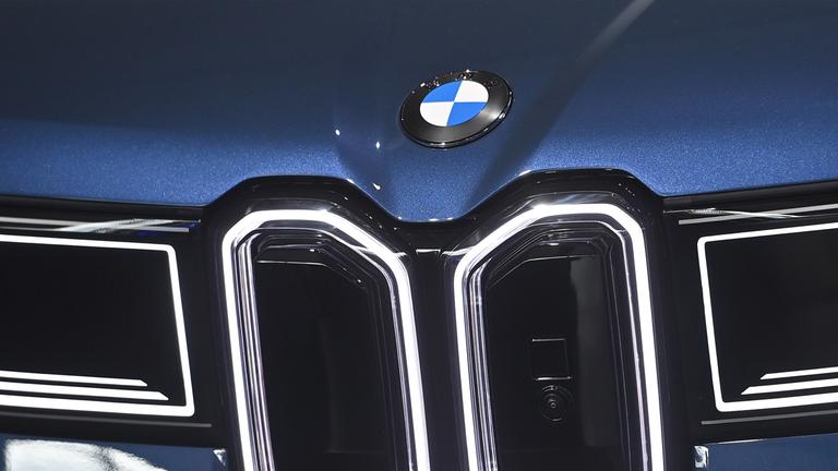 Motorhaube eines BMW.