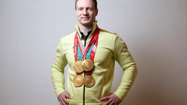 Friedrich, Francesco - mit seinen vier olympischen Goldmedaillen im Bobsport 2022.