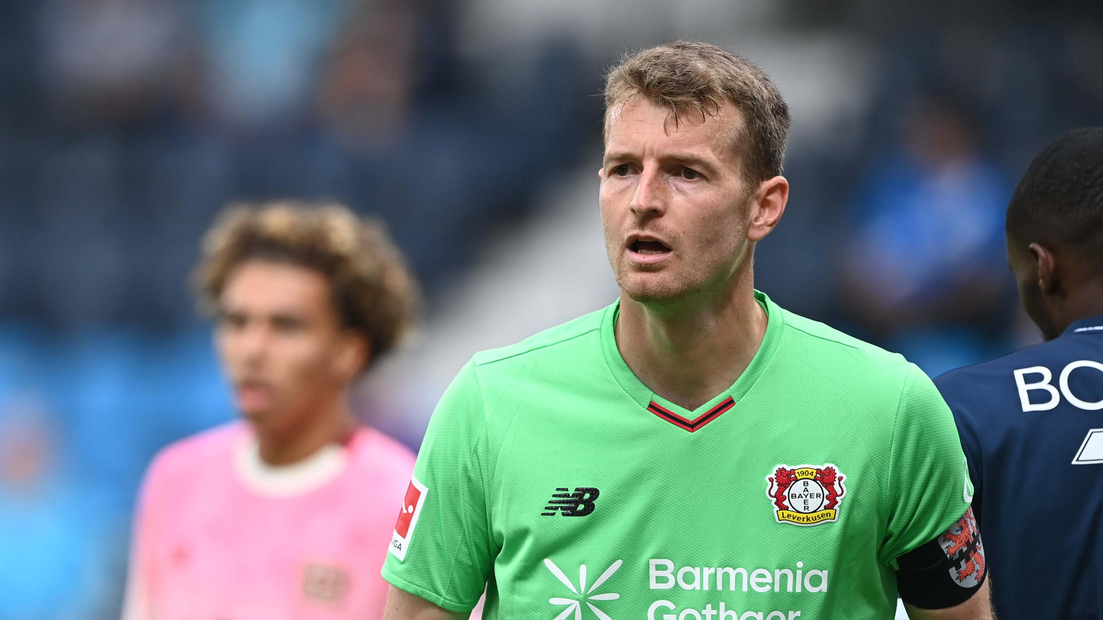 Leverkusens Torwart Lukas Hradecky beim Spiel gegen Bochum am 27.07.2025.