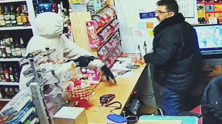 Überfallopfer schlägt Räuber in die Flucht