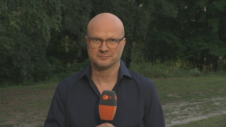 ZDF-Reporter Toge Bode berichtet aus der Ukraine. 