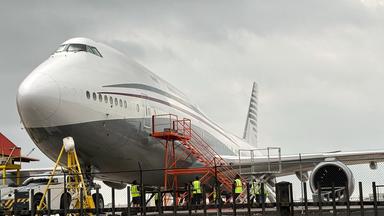 Eine Boeing 747 mit dem Farbschema der von der katarischen Königsfamilie verwendeten Flugzeuge 