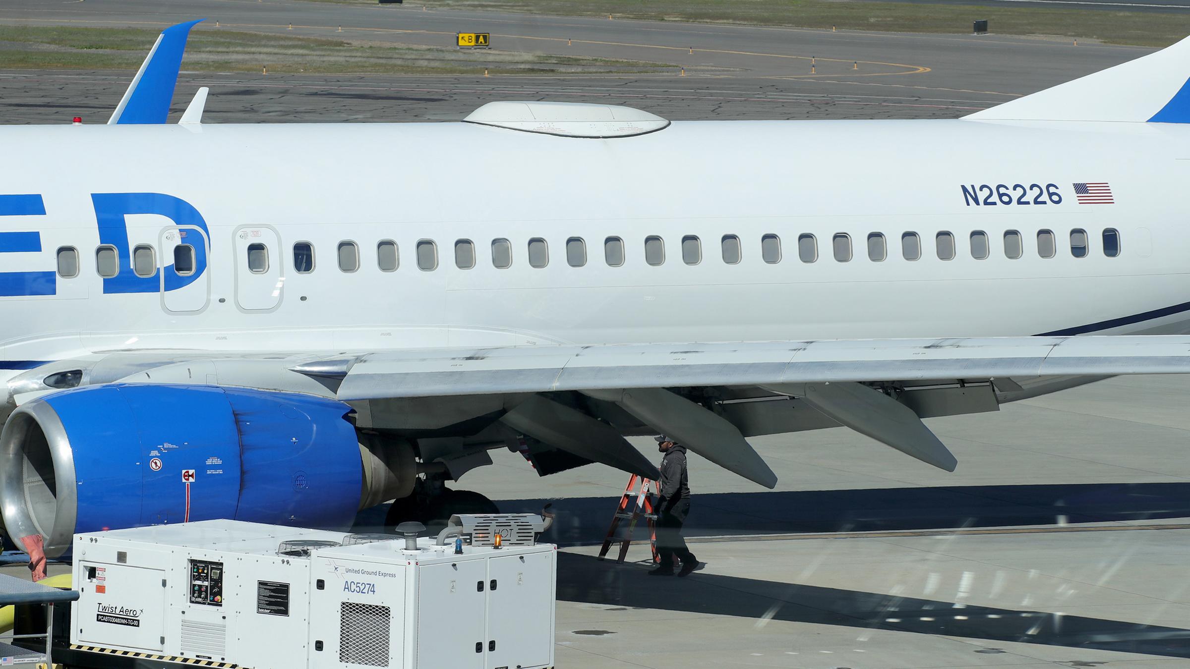 Ein Boeing-Flugzeug am Flughafen Medford in den USA.