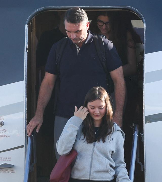 Flavio Bolsonaro steigt aus seinem Privatflieger in Florida.