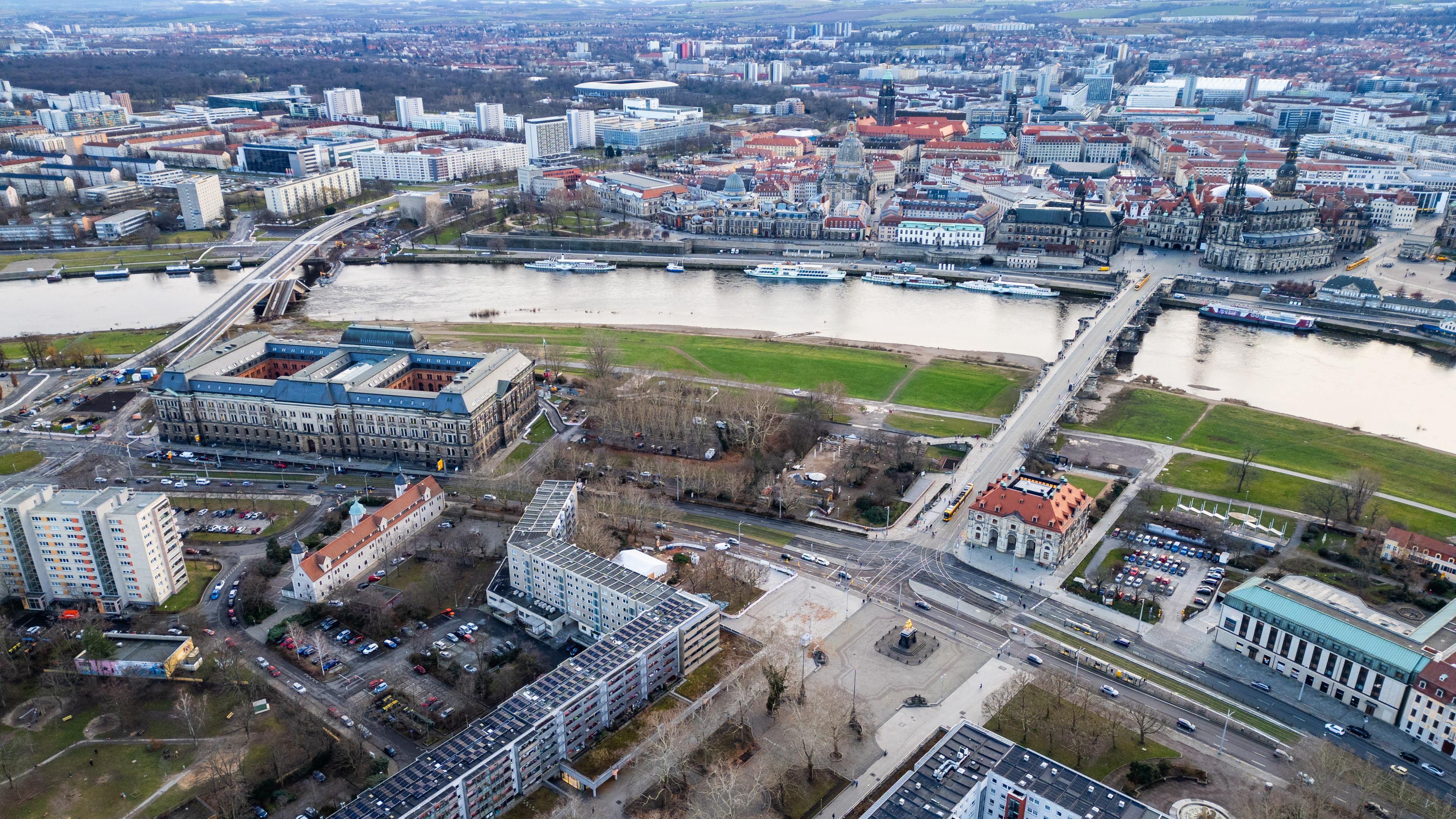 Blick auf die Altstadt und die Neustadt an der Elbe.