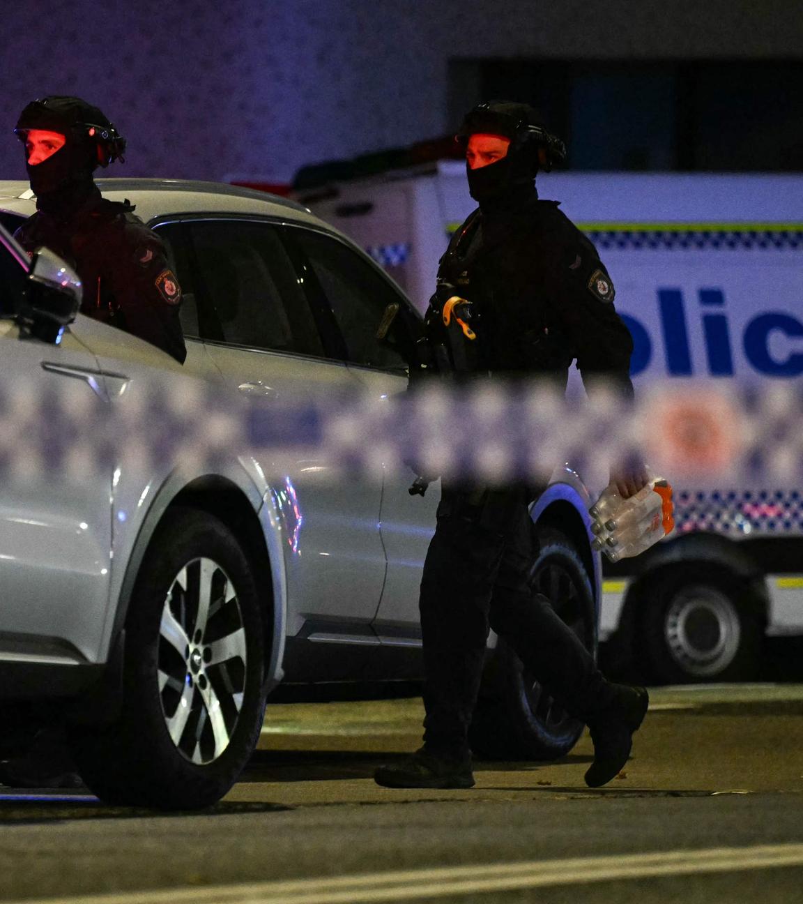 Polizeiarbeit am Tatort nach einer Schießerei am Bondi Beach in Sydney am 14. Dezember 2025. Zwei bewaffnete Männer eröffneten das Feuer am Bondi Beach in Sydney.