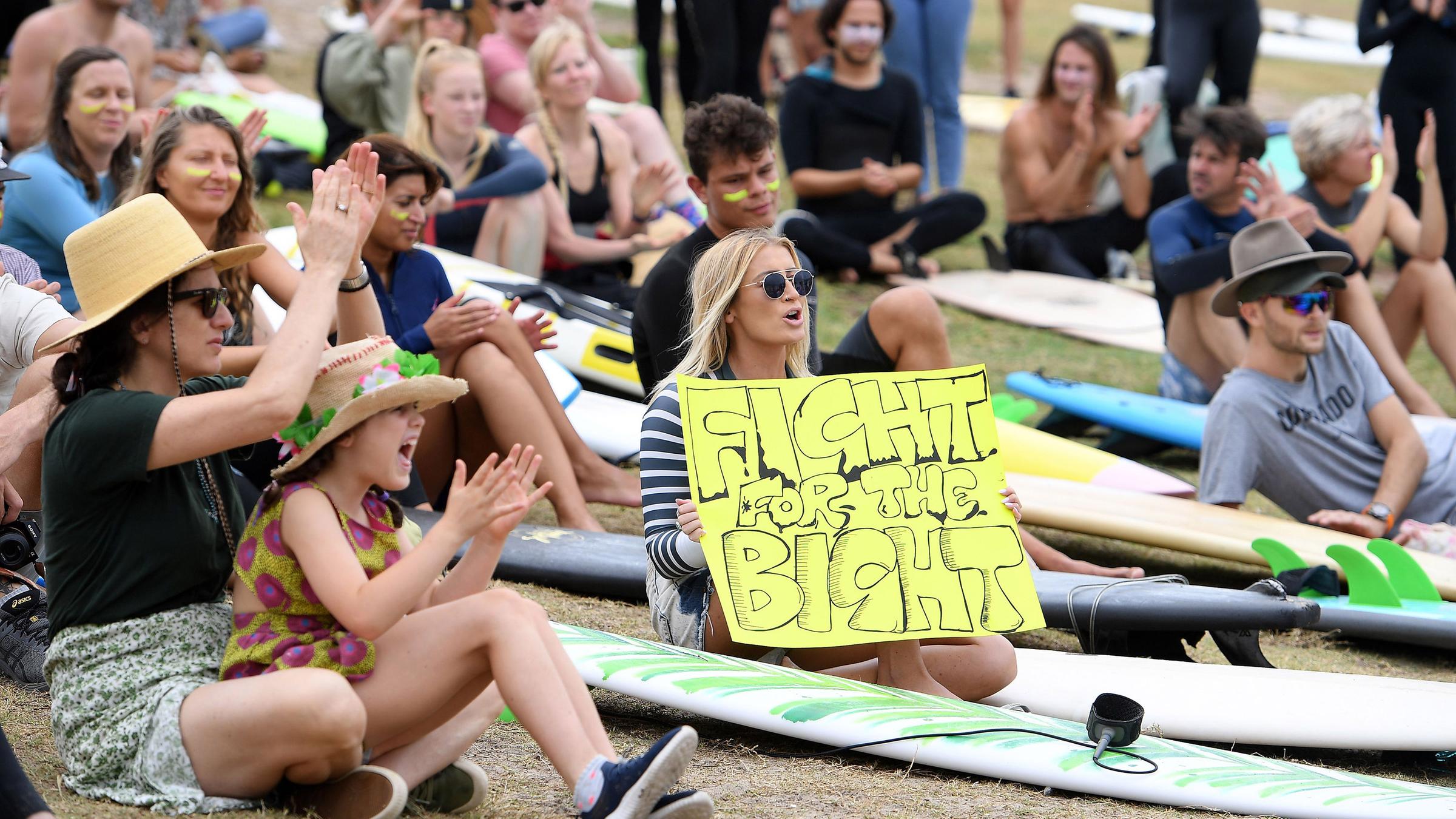 Umweltaktion am Bondi Beach - Aktivisten