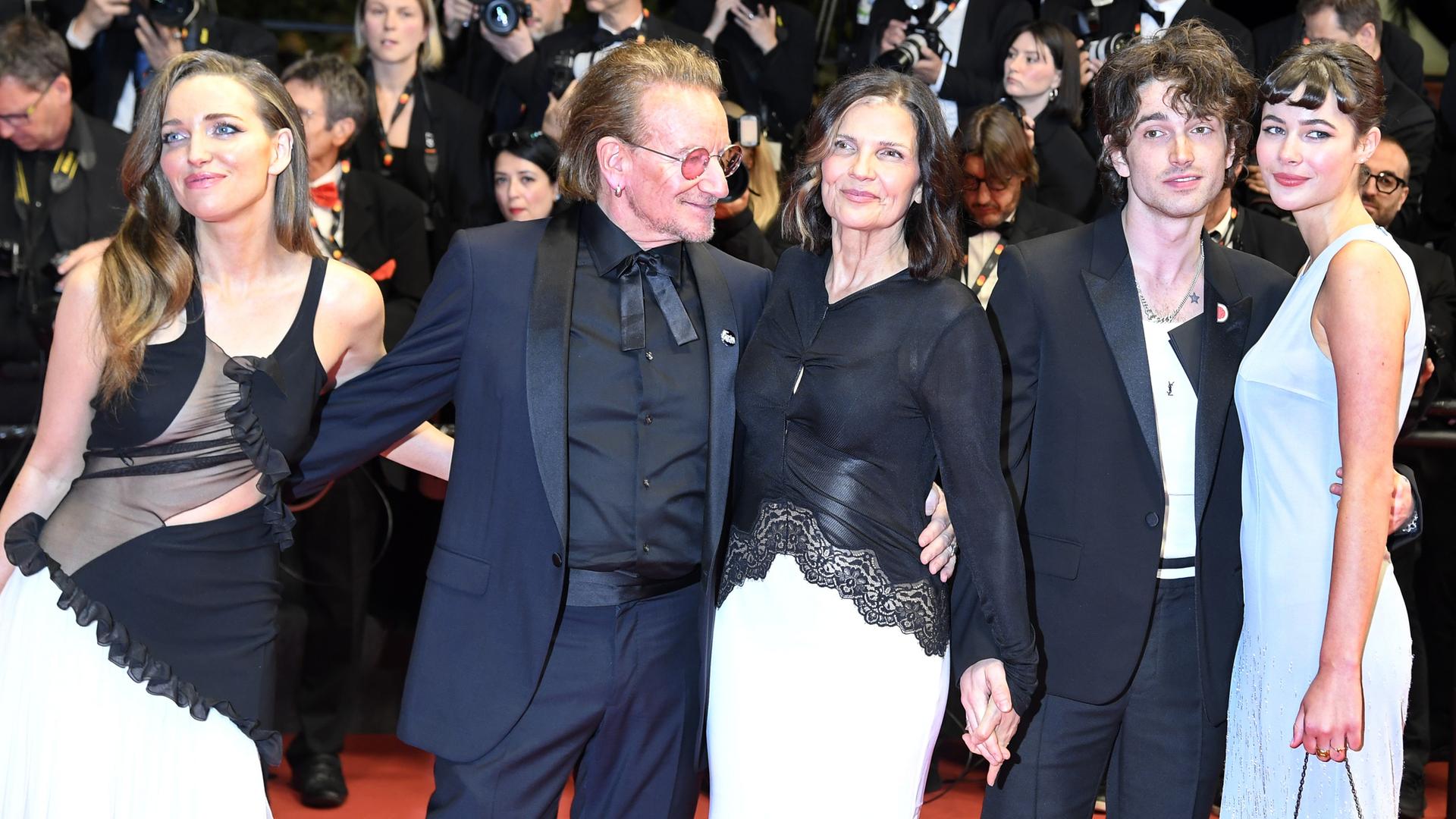 Bono auf dem roten Teppich in Cannes