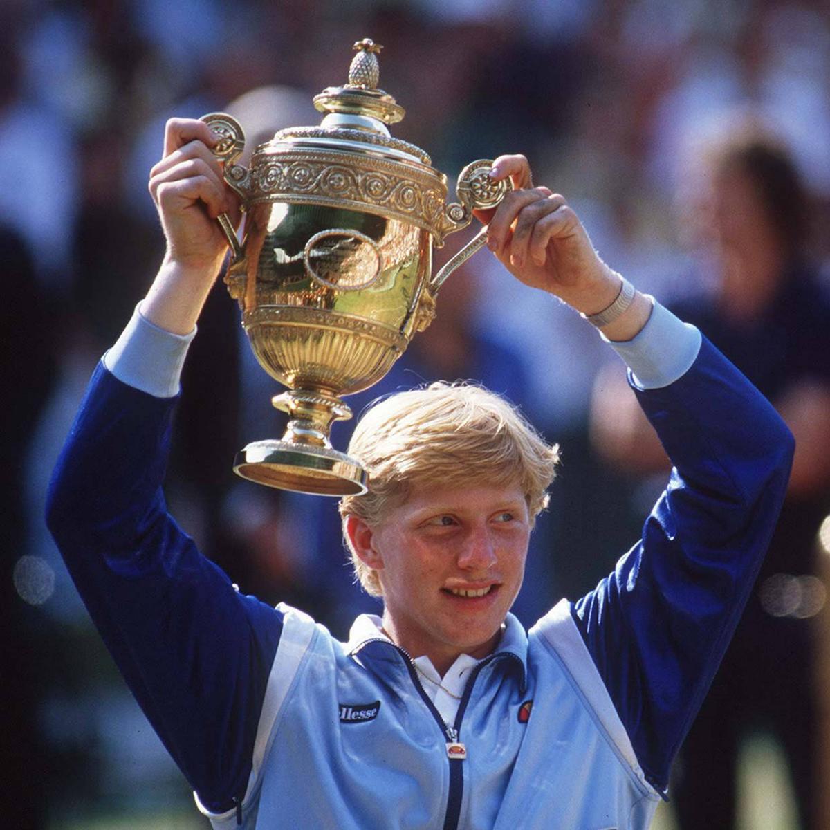 Boris Becker jubelt zum Sieg beim Wimbledon Finale 1985.