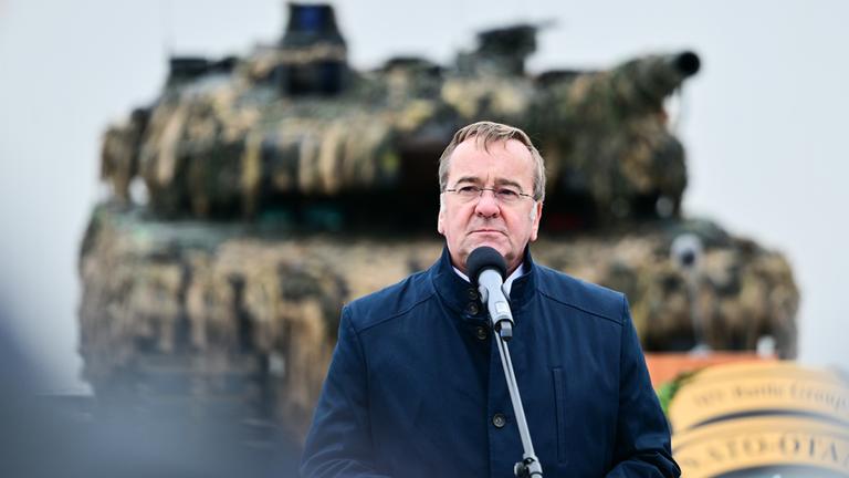 Verteidigungsminister Boris Pistorius (SPD) spricht am 29.09.2025 in Rukla, Litauen, bei der Eröffnung der Permanent Logistics Support Area zur Unterstützung der NATO-eFP-Truppe.