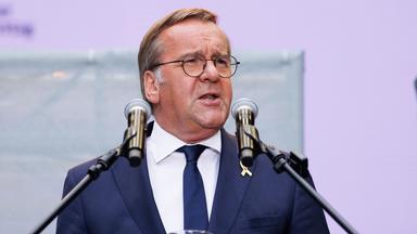 Boris Pistorius (SPD), Verteidigungsminister von Deutschland, spricht bei der Festveranstaltung zum 2. Nationalen Veteranentag.