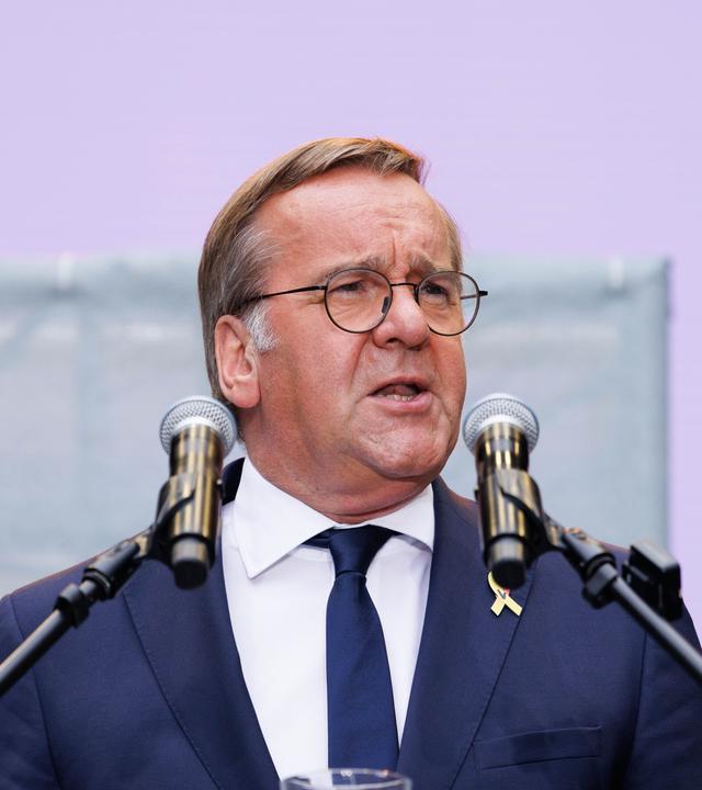 Boris Pistorius (SPD), Verteidigungsminister von Deutschland, spricht bei der Festveranstaltung zum 2. Nationalen Veteranentag.