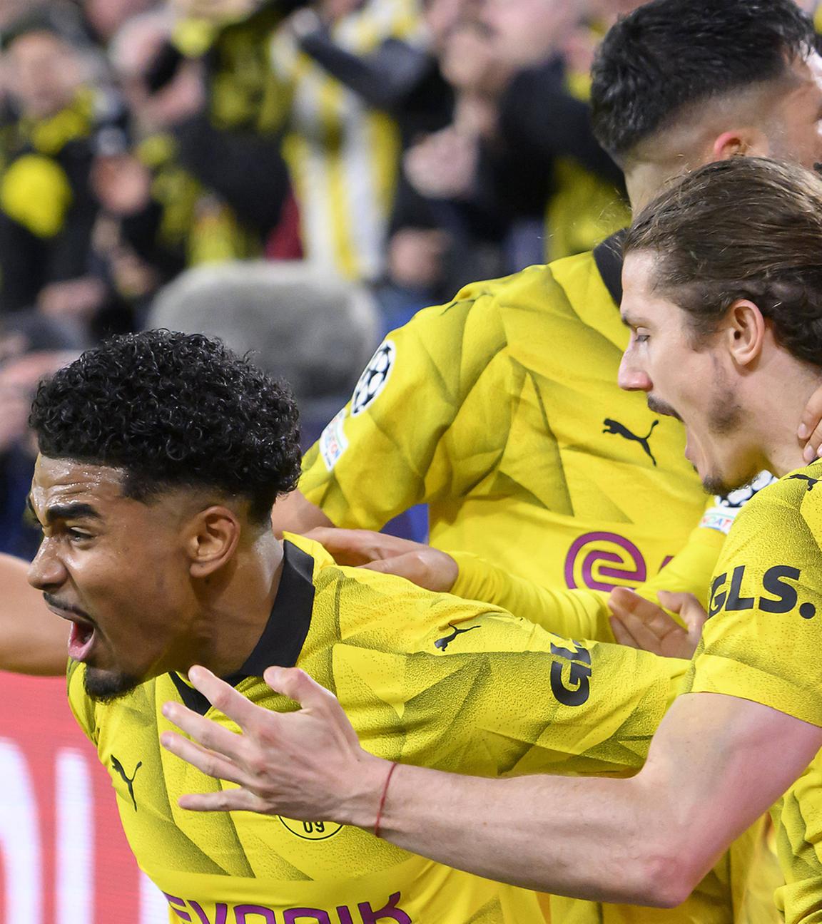 Jubelnde Spieler von Borussia Dortmund