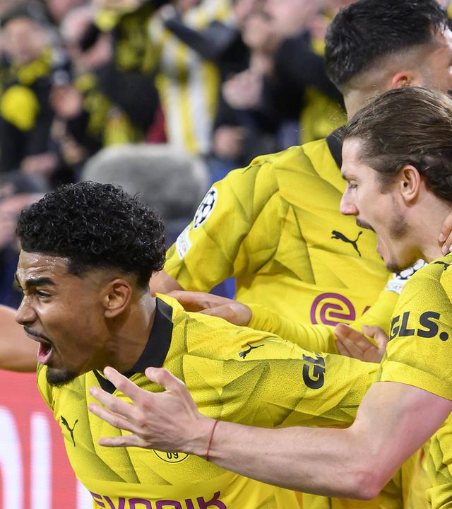 Jubelnde Spieler von Borussia Dortmund