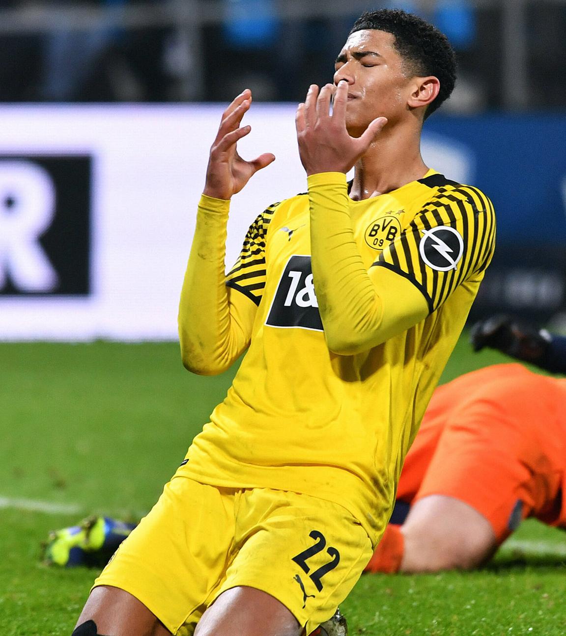 Vonovia Ruhrstadion Bochum, VfL Bochum (blau) - Bor. Dortmund (gelb) 1:1; Jude Bellingham (BVB) enttäuscht nach vergebener Torchance.