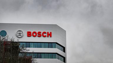 Logo der Frima Bosch beim Standort in Gerlingen in Baden-Württemberg