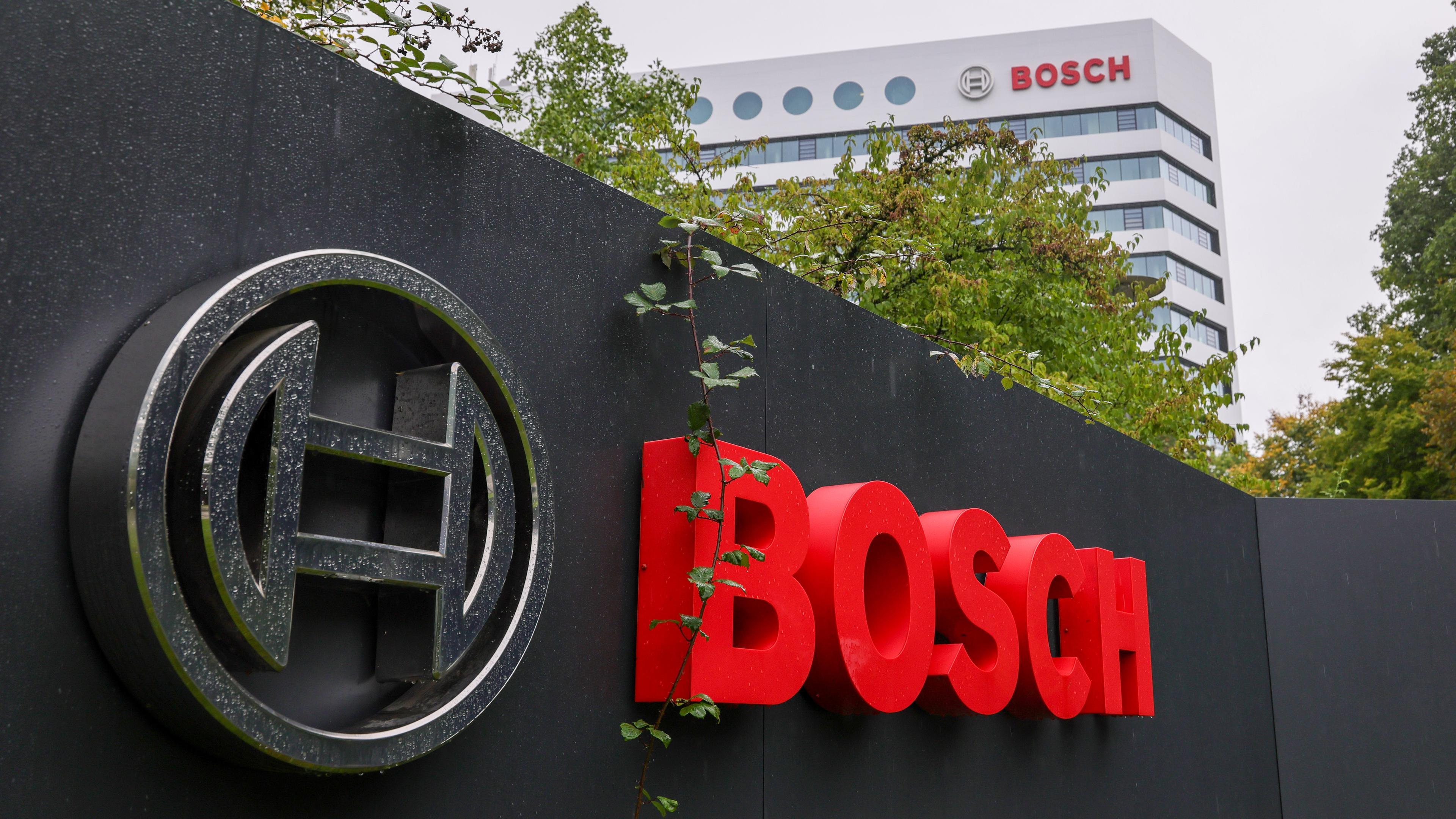 Das Bosch-Logo am Firmensitz in Gerlingen, Deutschland, 25. September 2025.