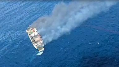 Brand auf Passagierfähre „Putri Yasmin“ in Indonesien 